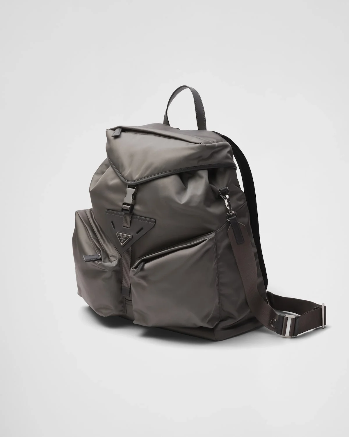 프라다 리나일론 레더 백팩 그레이