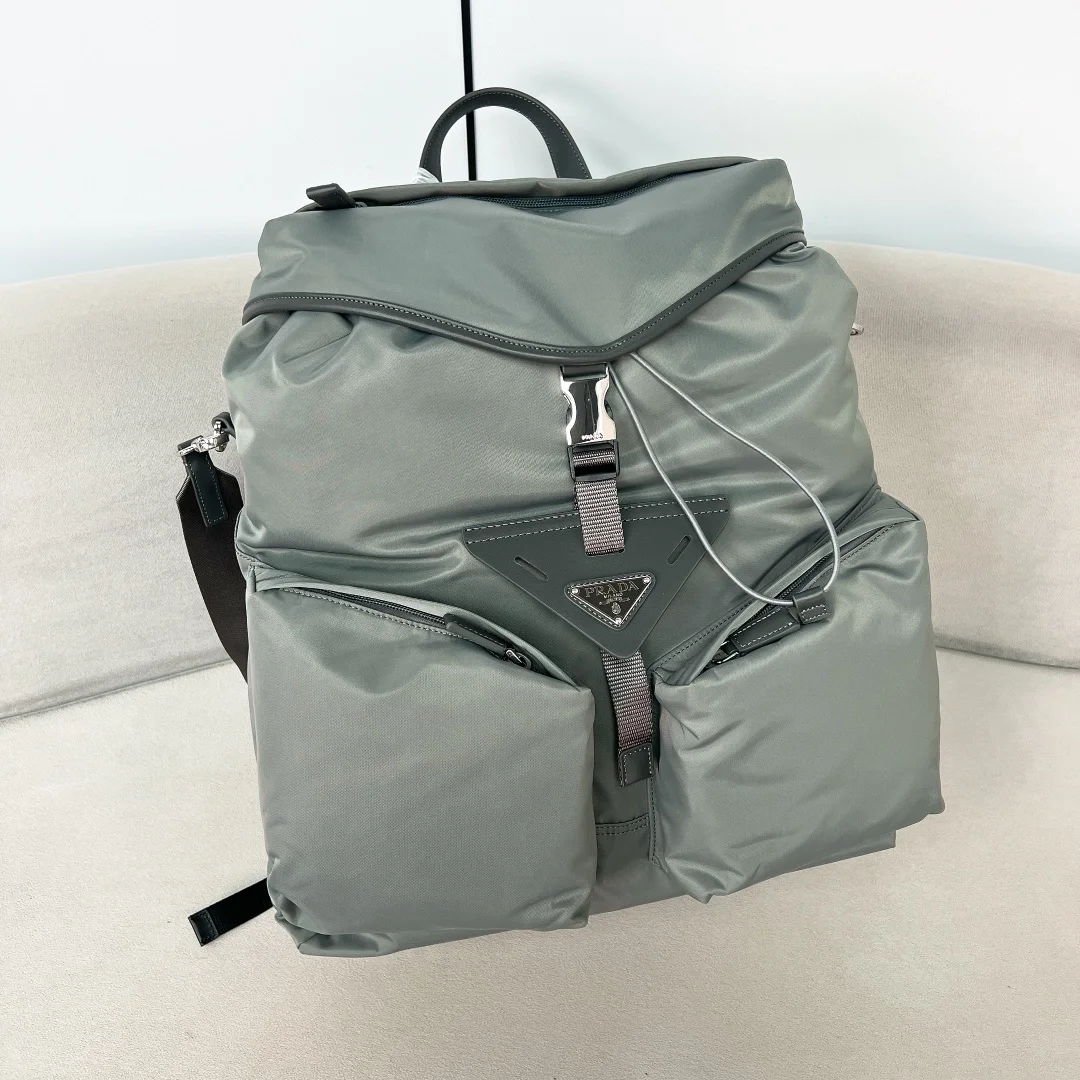 프라다 리나일론 레더 백팩 그레이
