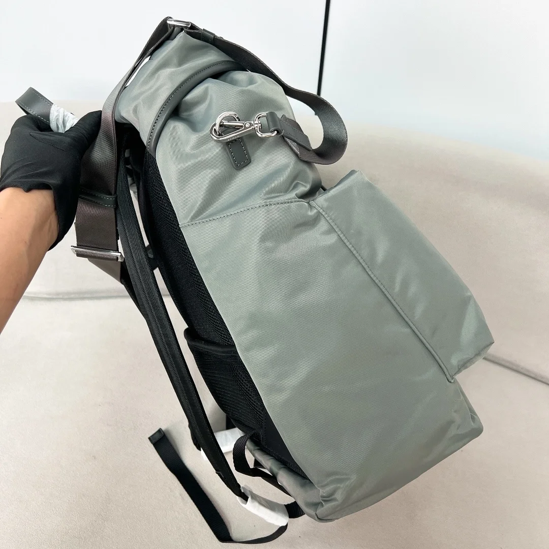 프라다 리나일론 레더 백팩 그레이