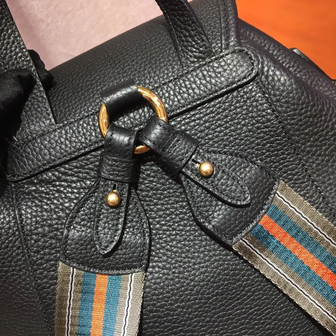 프라다 가죽 메탈 로고 백팩