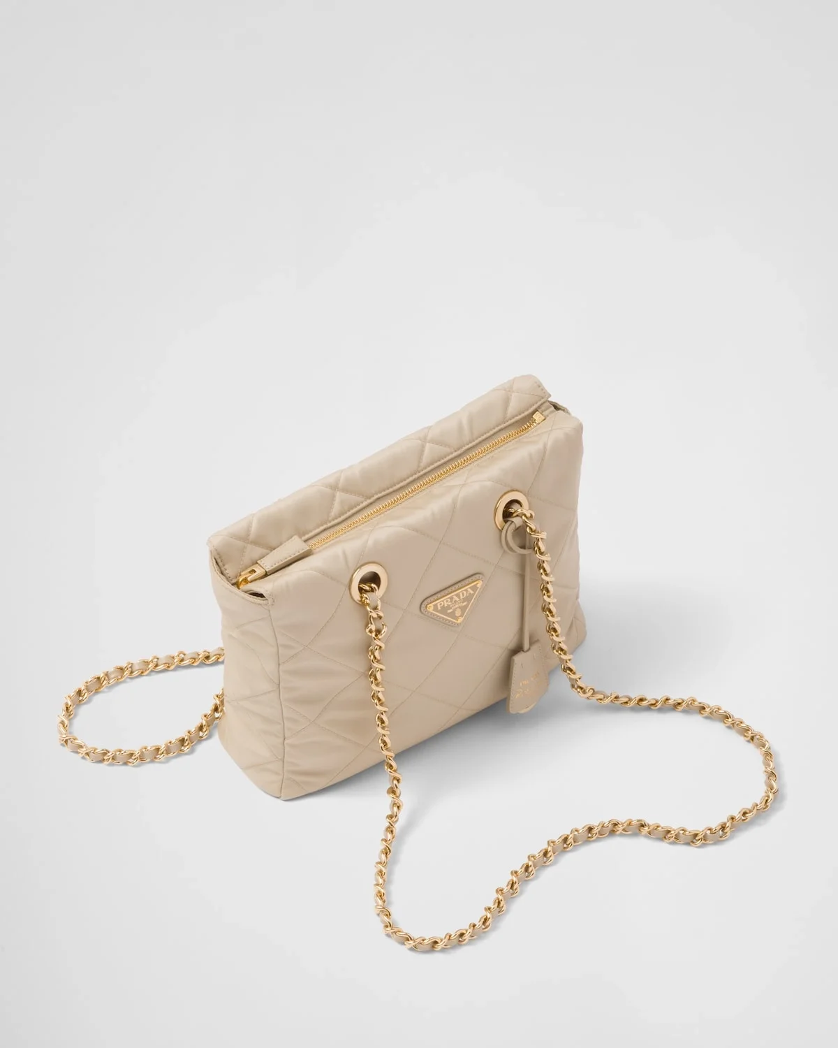 프라다 리에디션 1995 리나일론 체인 토트백 베이지