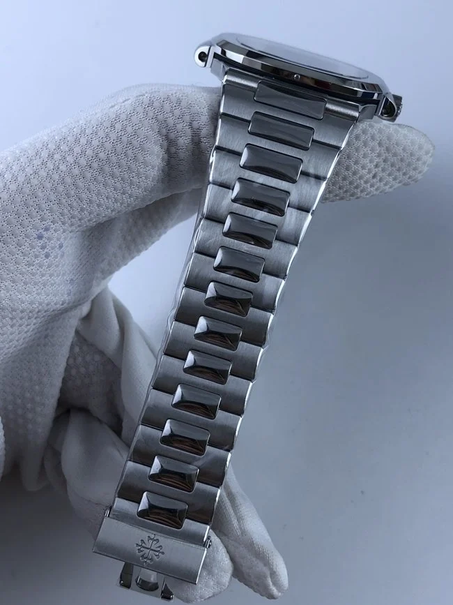 파텍필립 노틸러스 7188 블루 다이얼 브슬