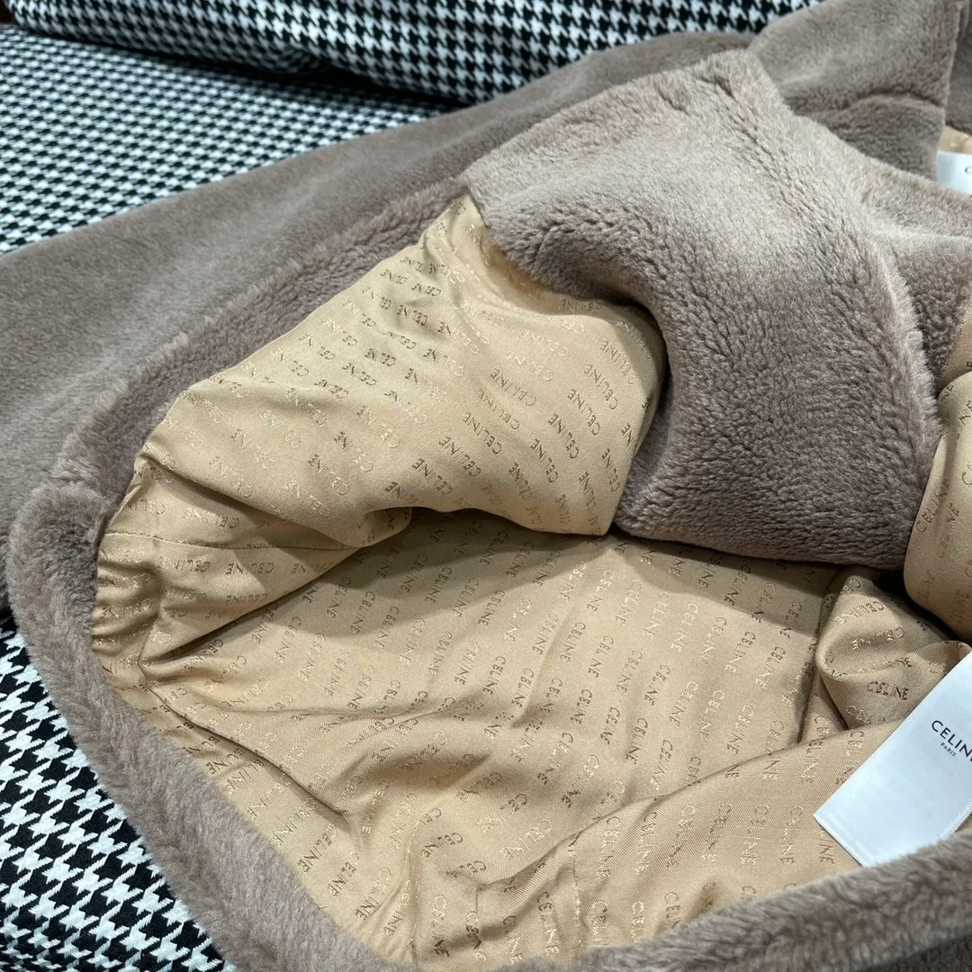 셀린느 퍼 이펙트 실크 울 크롭 피코트