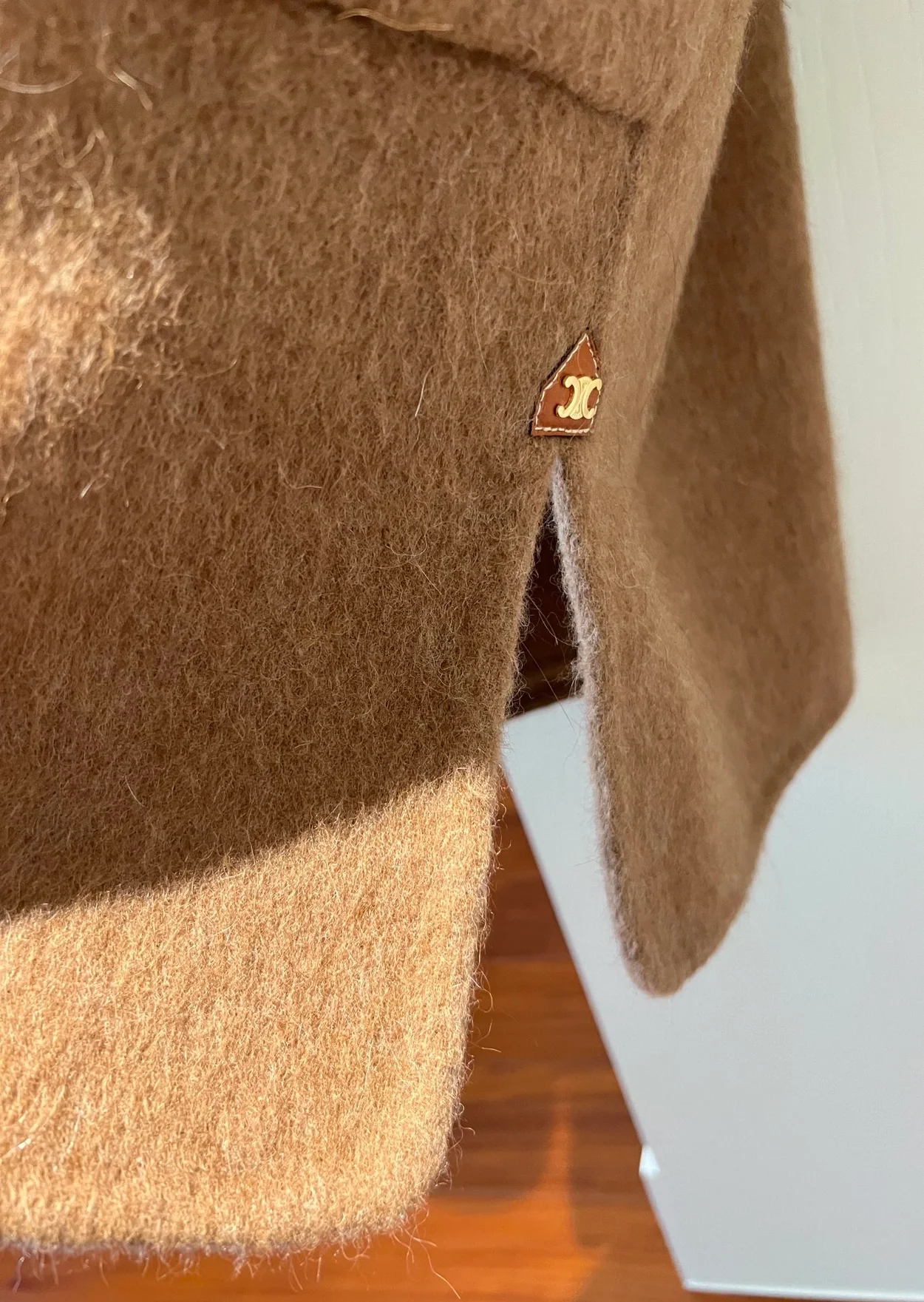 셀린느 퓨어 칼라 브러시드 코트