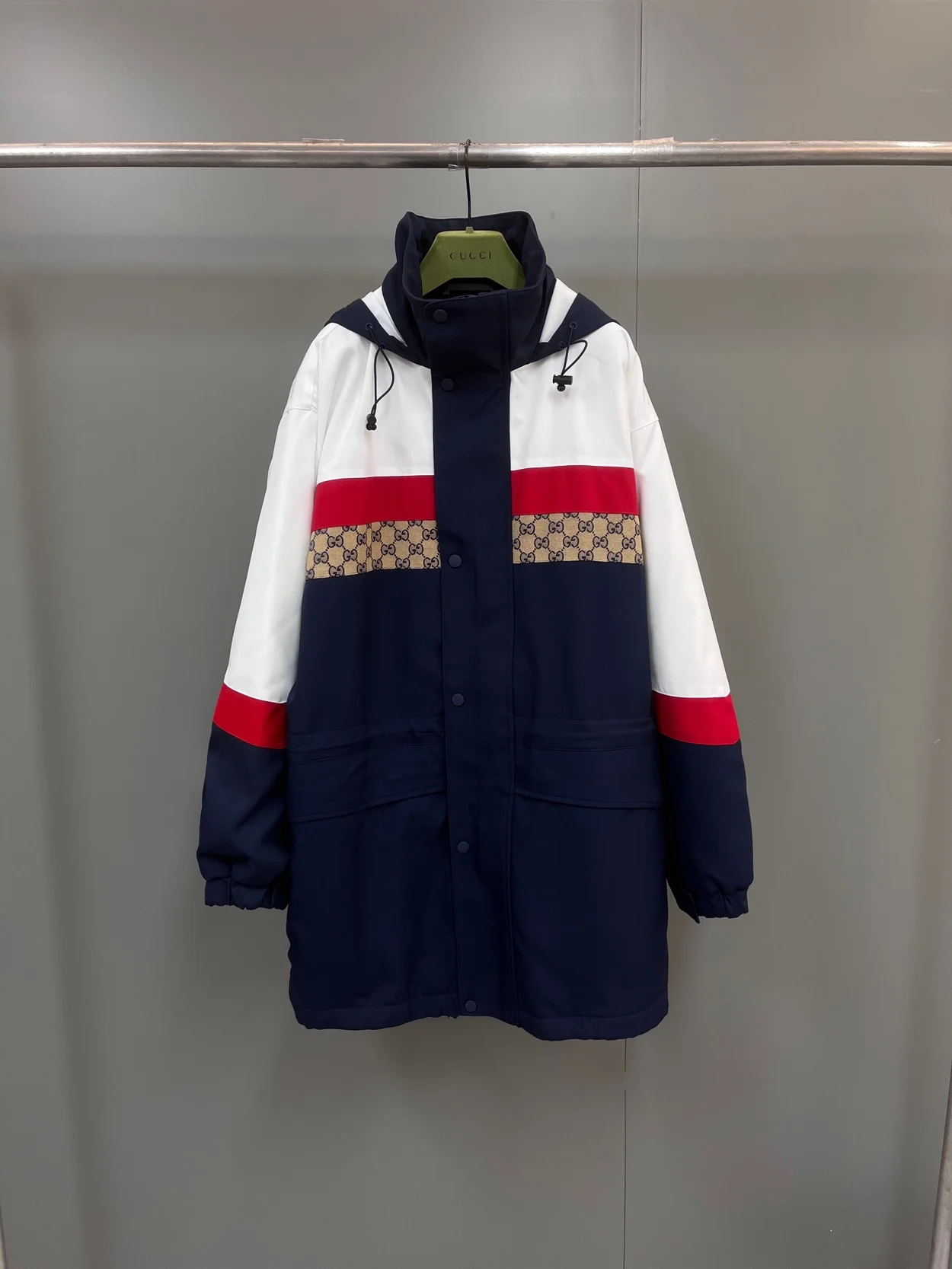 구찌 매트 패브릭 코트