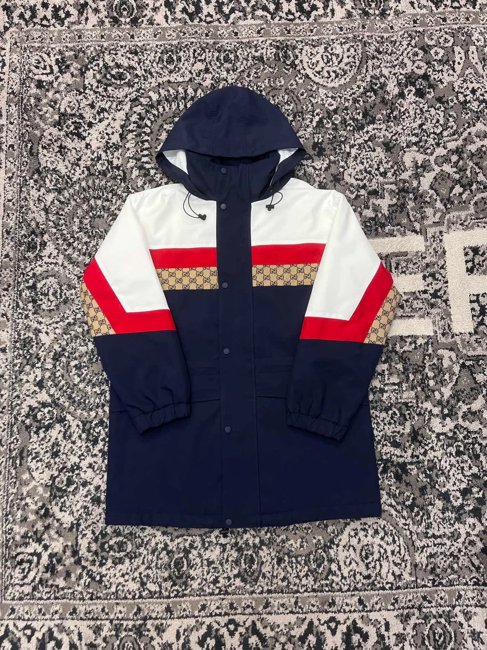 구찌 매트 패브릭 코트