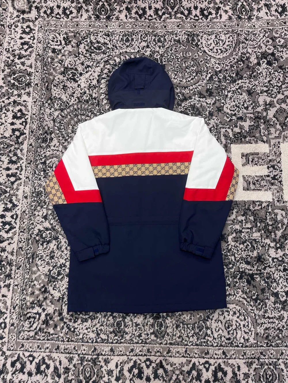 구찌 매트 패브릭 코트