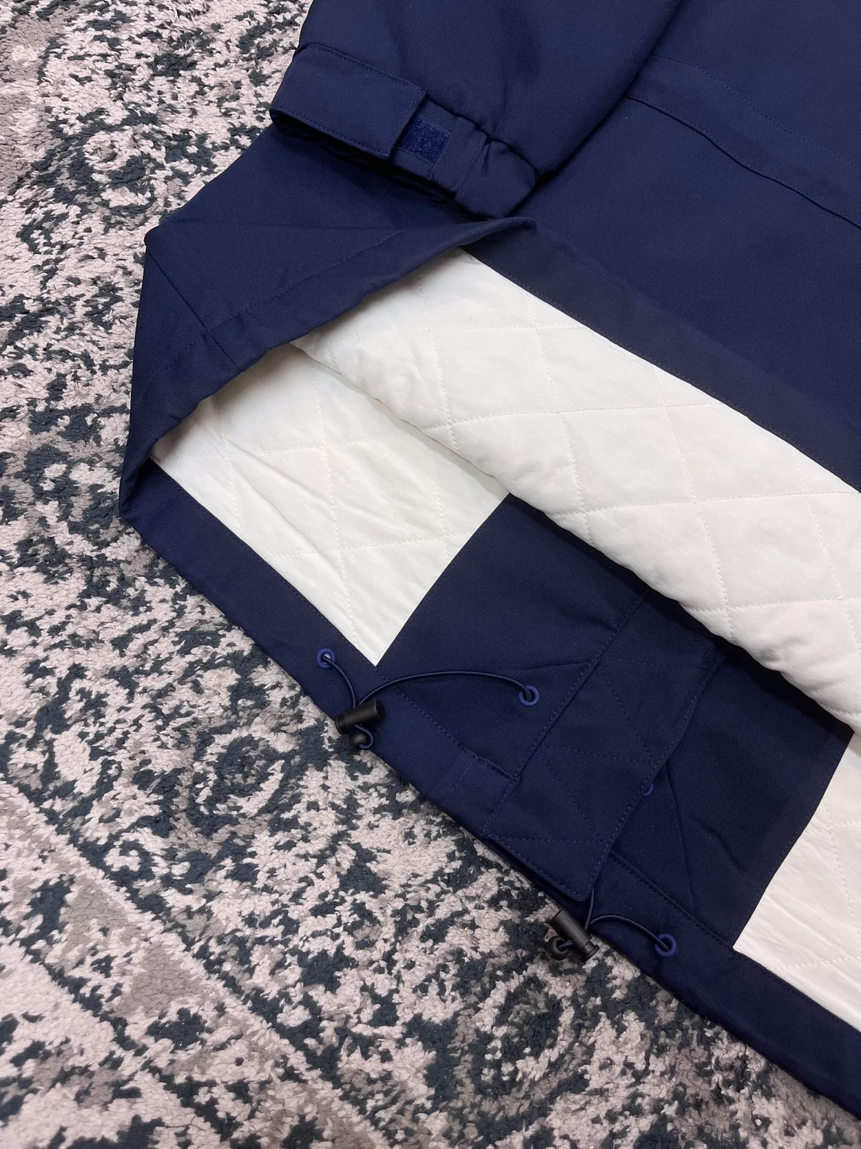 구찌 매트 패브릭 코트