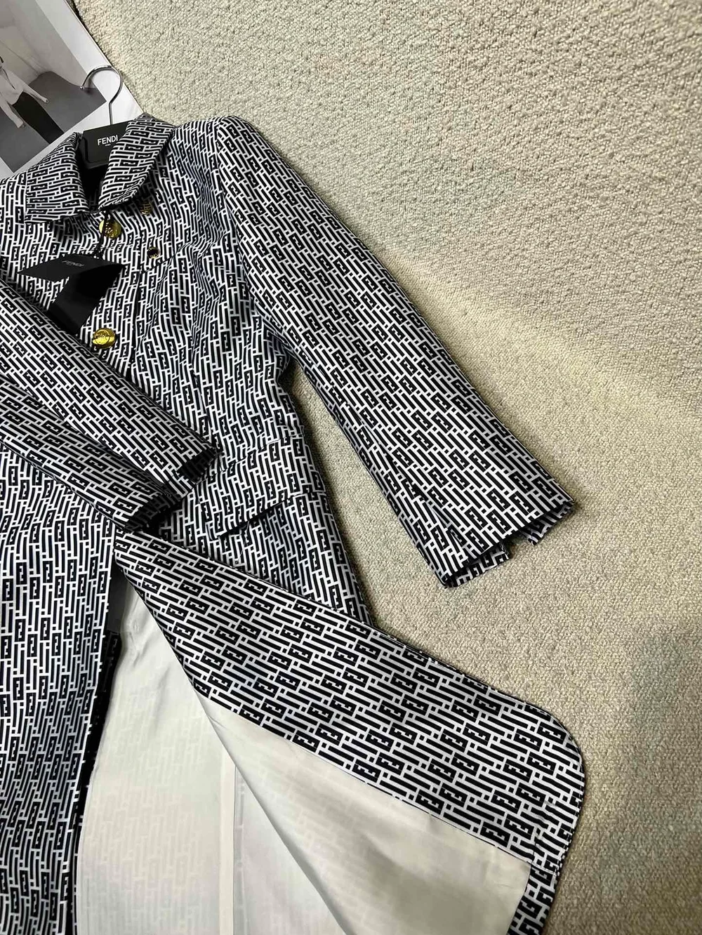 펜디 프린트 울 실크 코트