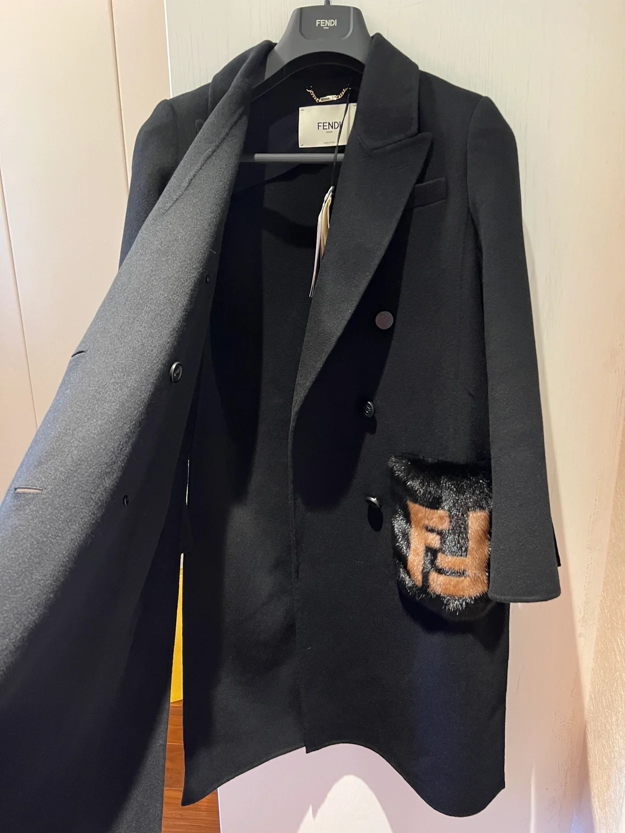 펜디 밍크 포켓 블랙 울 코트