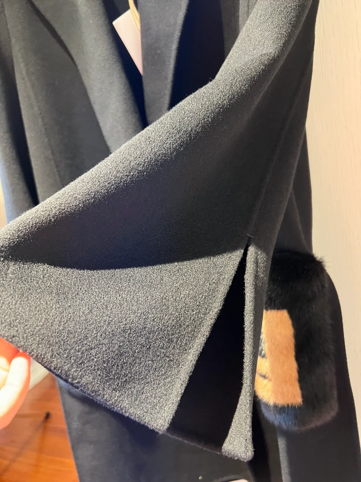 펜디 밍크 포켓 블랙 울 코트