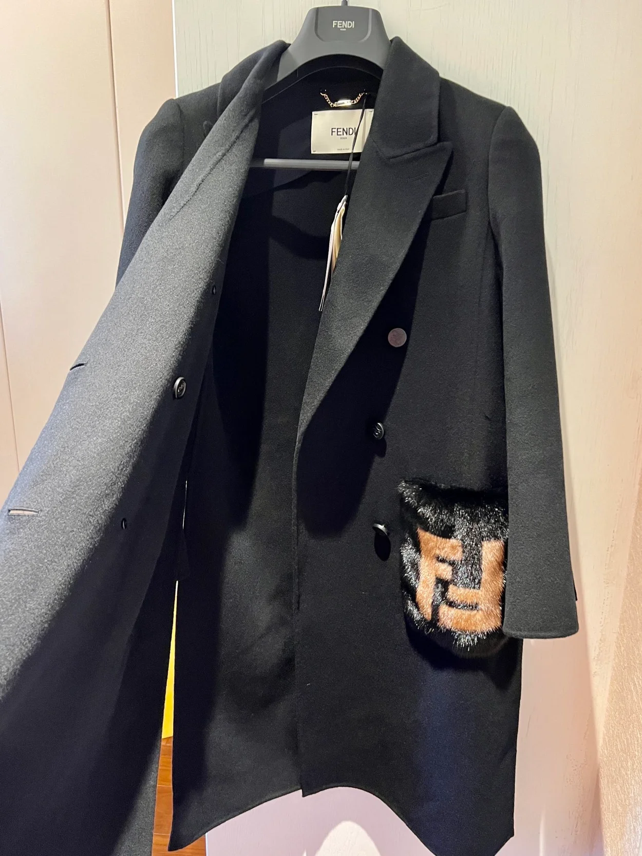 펜디 밍크 포켓 블랙 울 코트