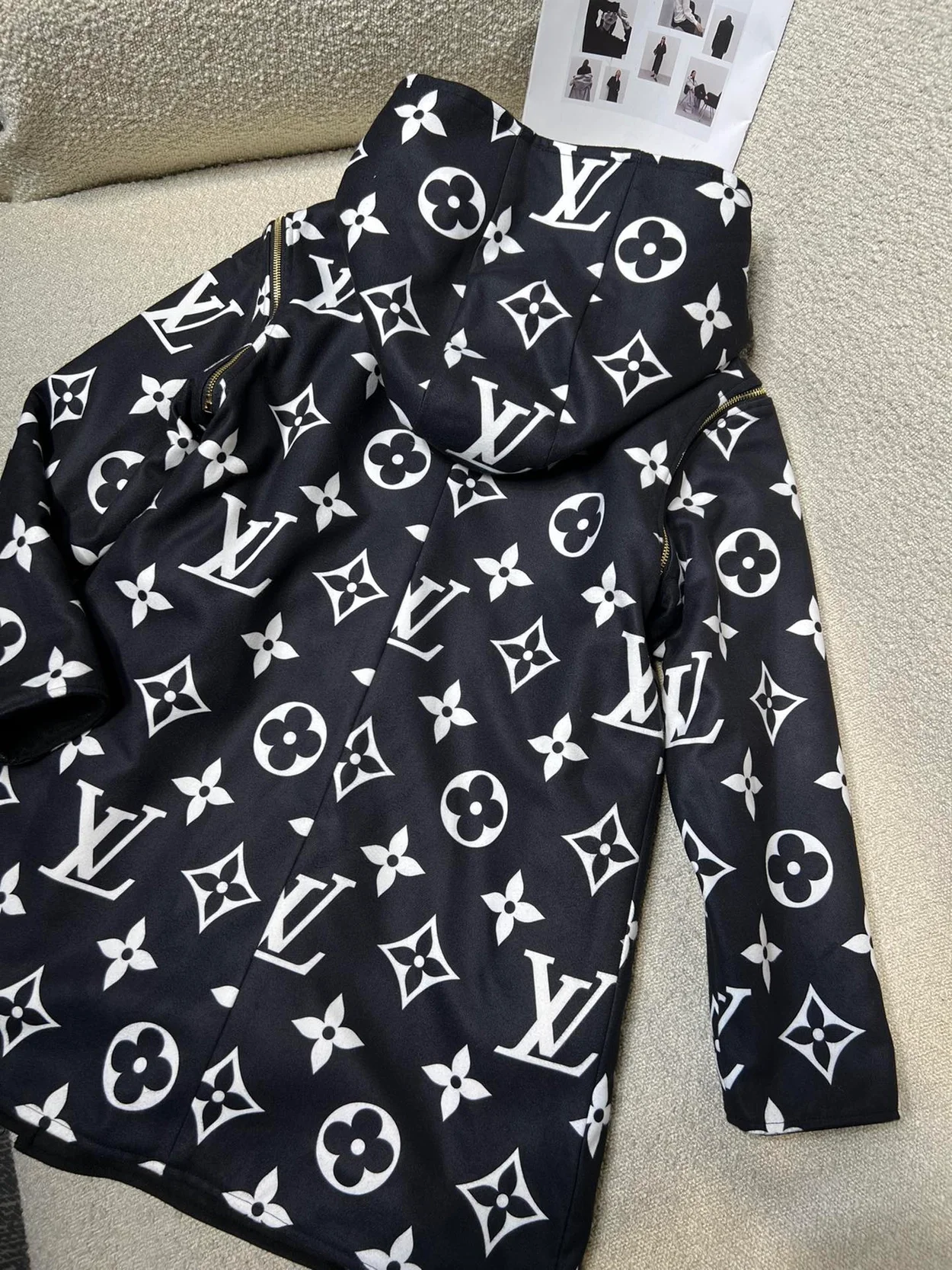 루이비통 리버시블 후드 랩 코트 1AC2DB