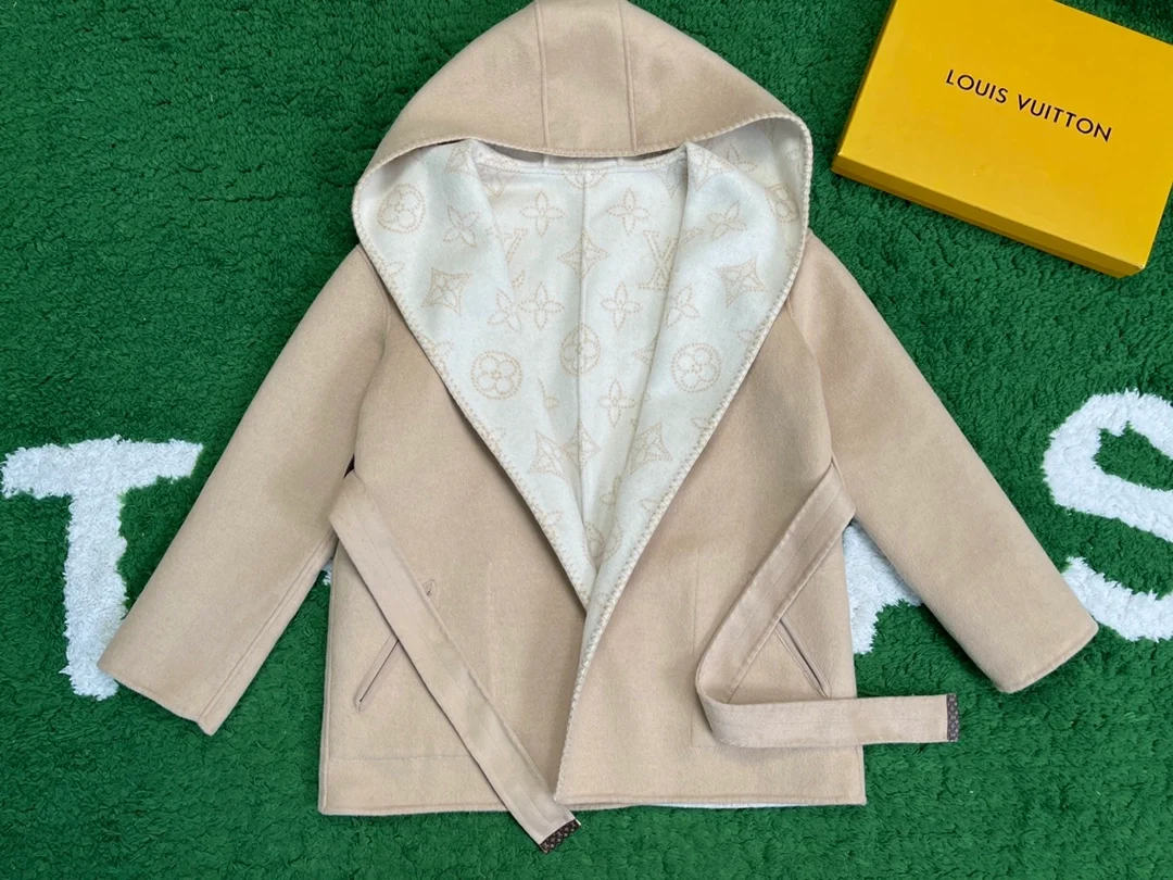 루이비통 리버서블 시그니처 쇼트 코트