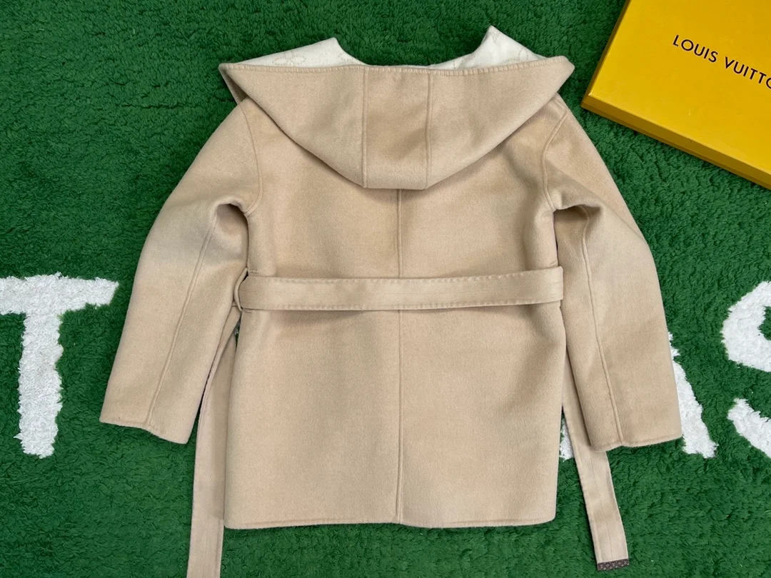 루이비통 리버서블 시그니처 쇼트 코트