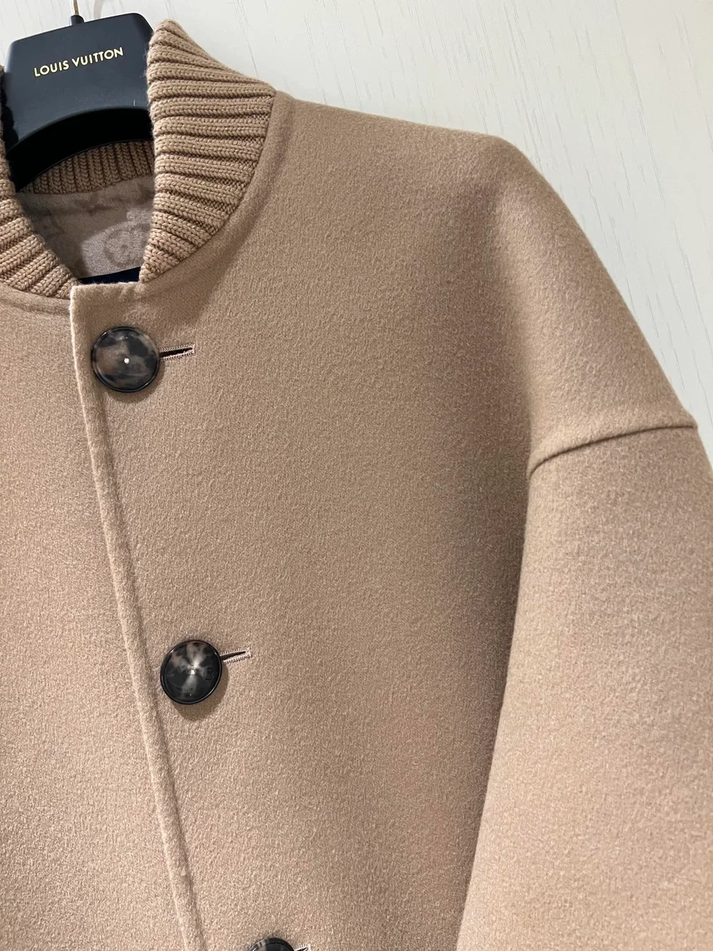 루이비통 슬러치 롱 봄버 코트 1AC1YW