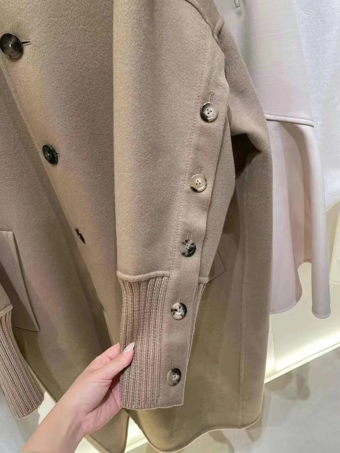 루이비통 슬러치 롱 봄버 코트 1AC1YW