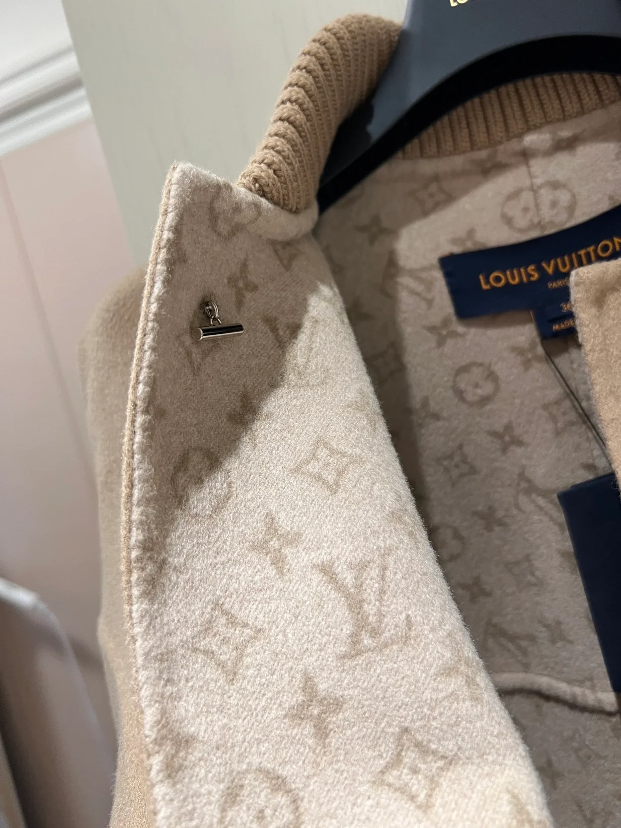 루이비통 슬러치 롱 봄버 코트 1AC1YW