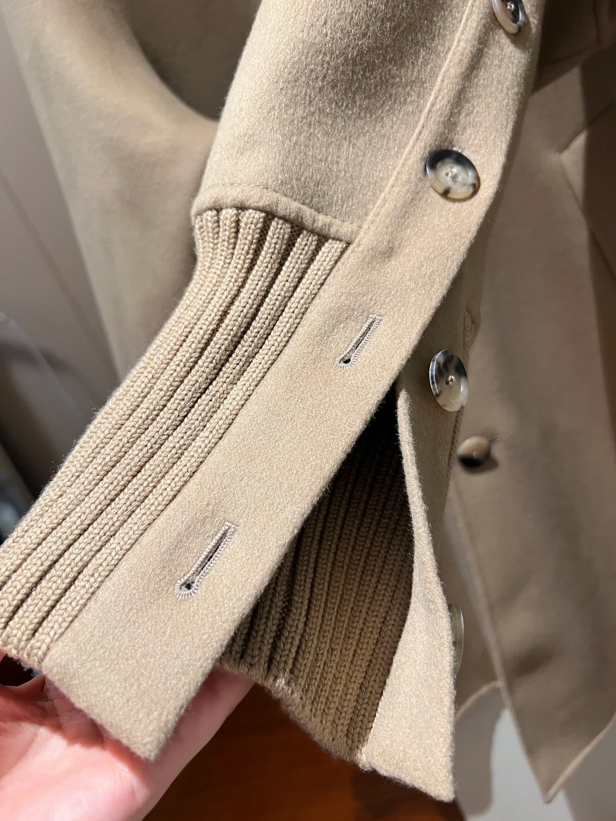 루이비통 슬러치 롱 봄버 코트 1AC1YW