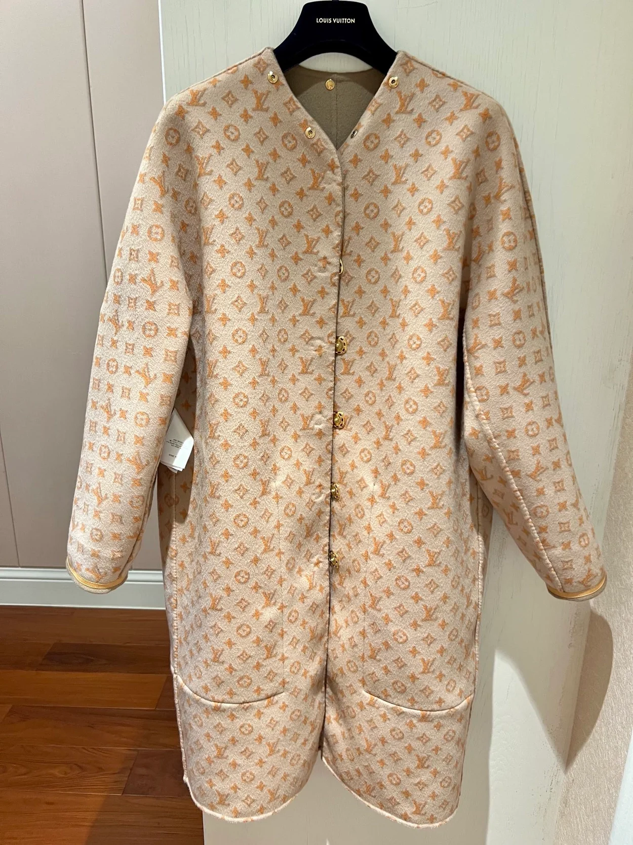 루이비통 리무버블 칼라 더블 페이스 코트 1ABQP2