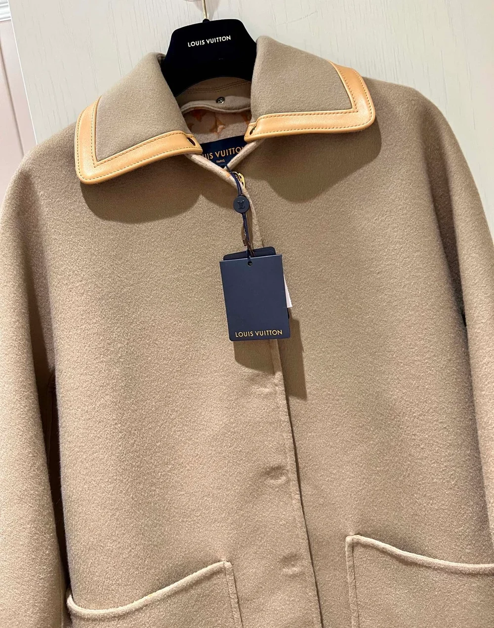 루이비통 리무버블 칼라 더블 페이스 코트 1ABQP2