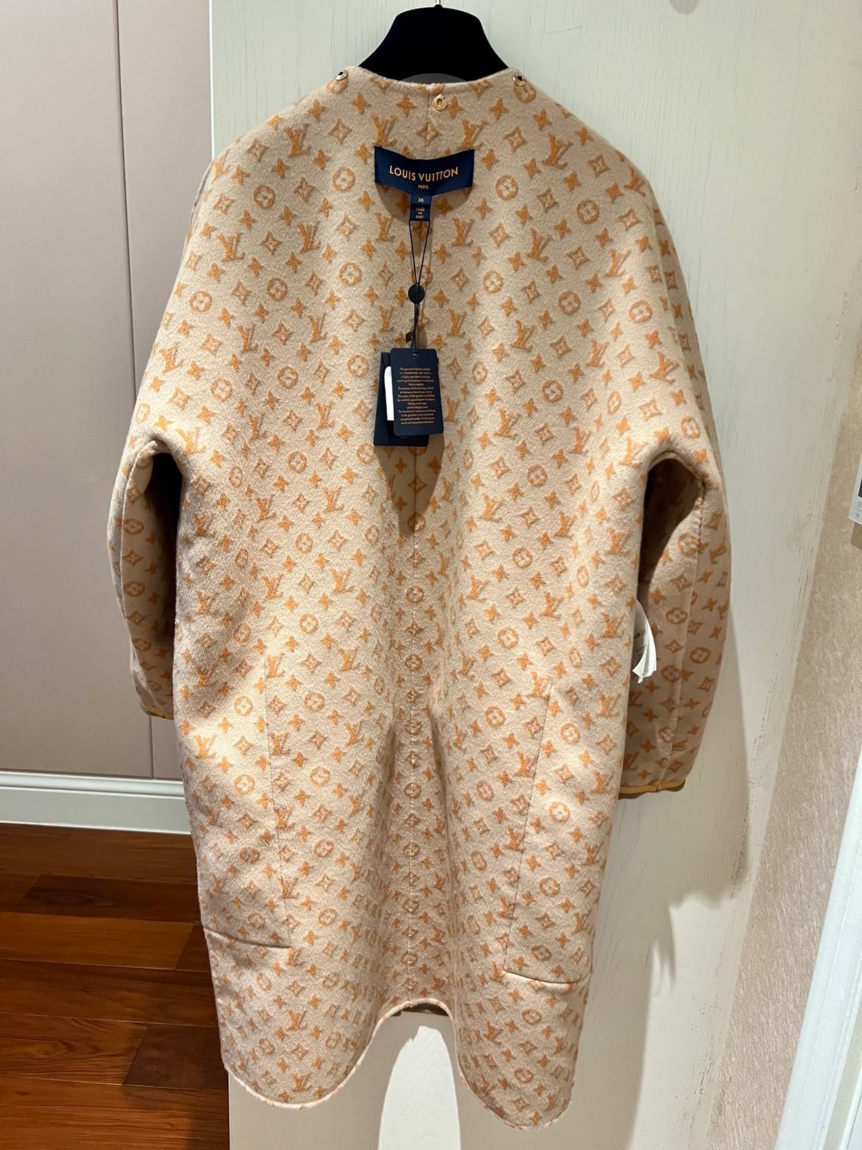 루이비통 리무버블 칼라 더블 페이스 코트 1ABQP2