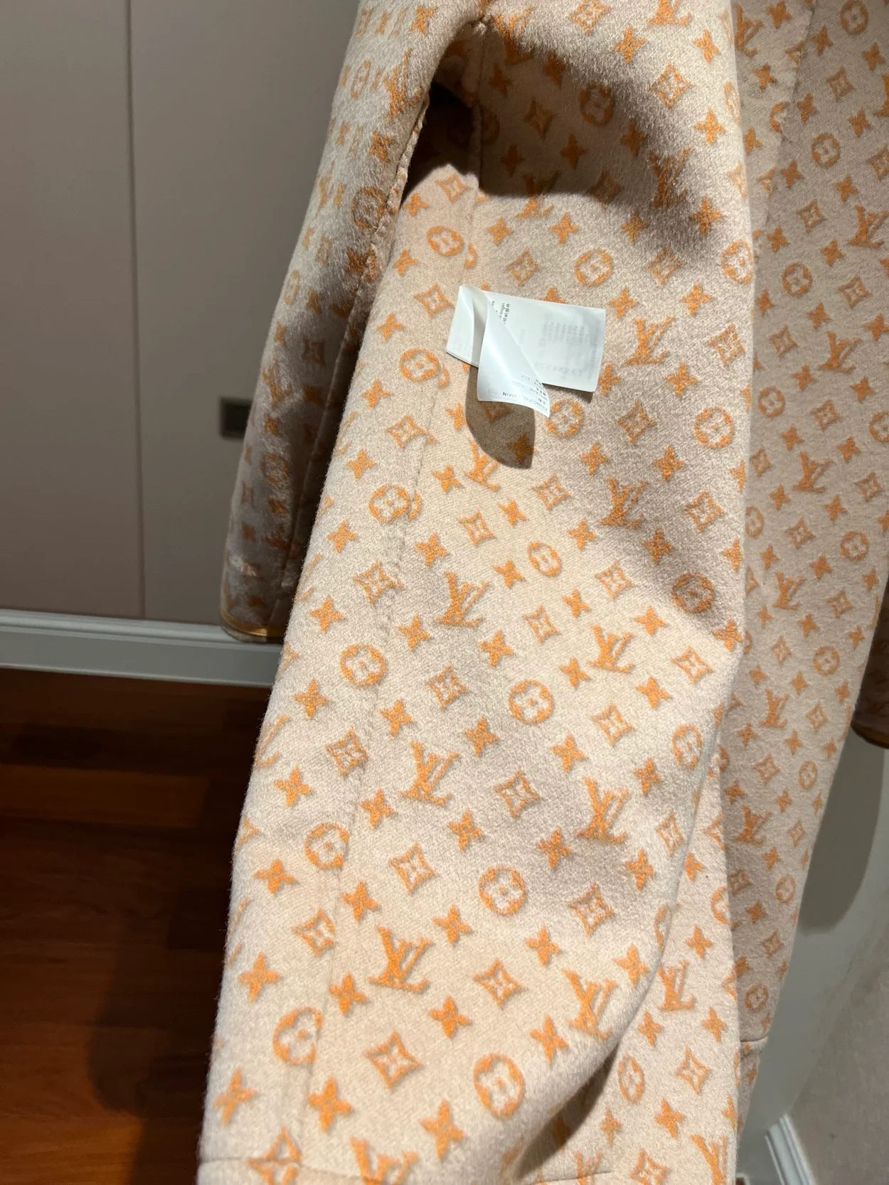 루이비통 리무버블 칼라 더블 페이스 코트 1ABQP2