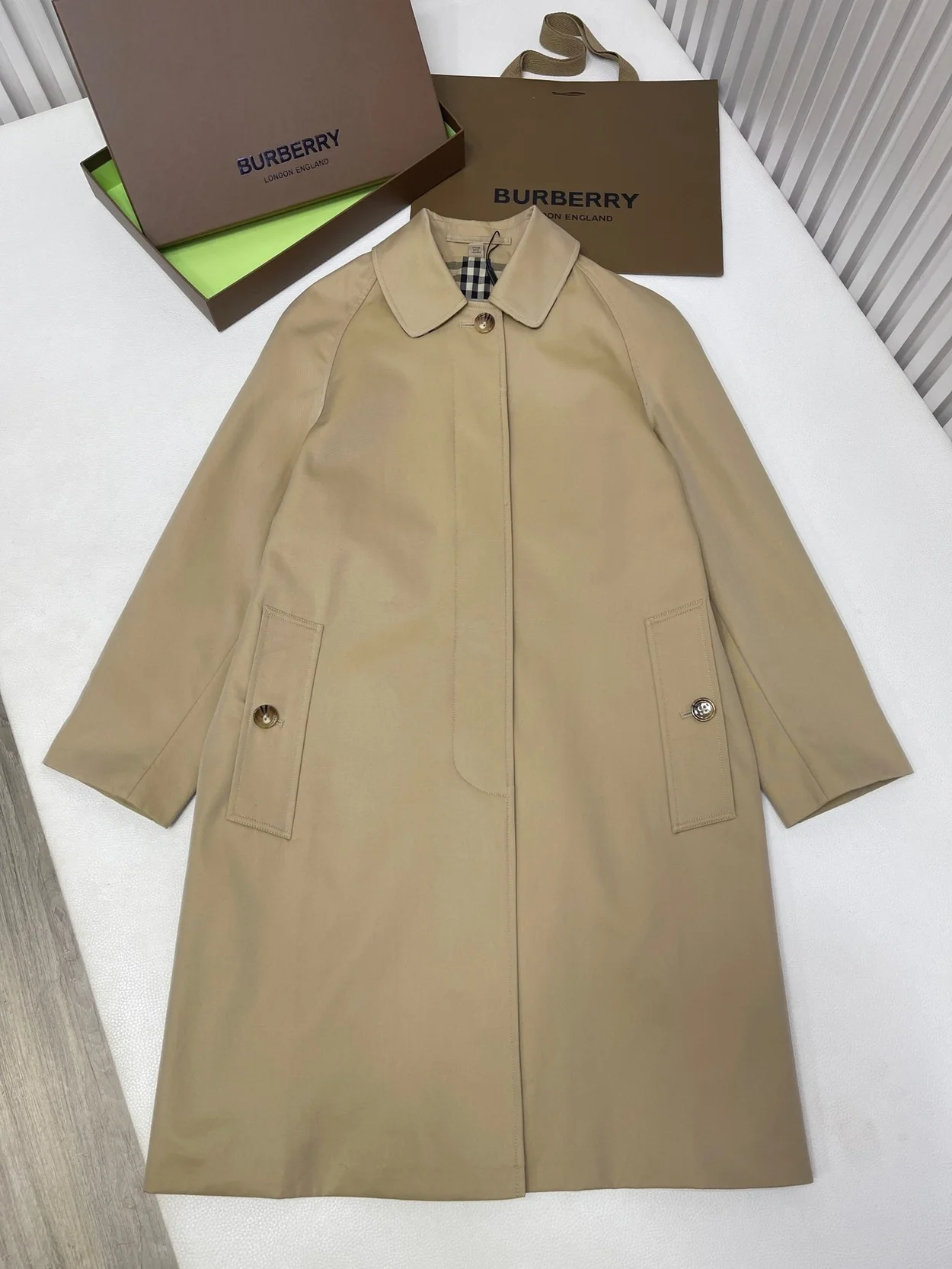 버버리 캠든 헤리티지 카 코트 허니