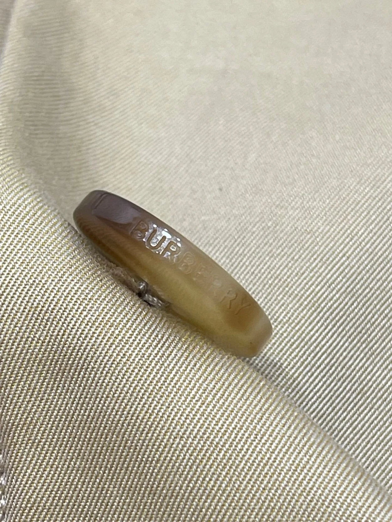 버버리 캠든 헤리티지 카 코트 허니