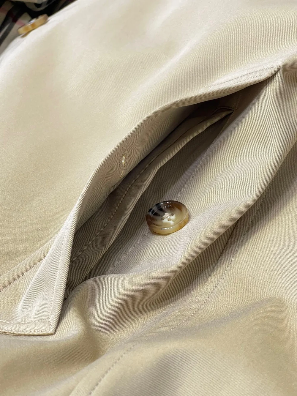 버버리 캠든 헤리티지 카 코트 허니