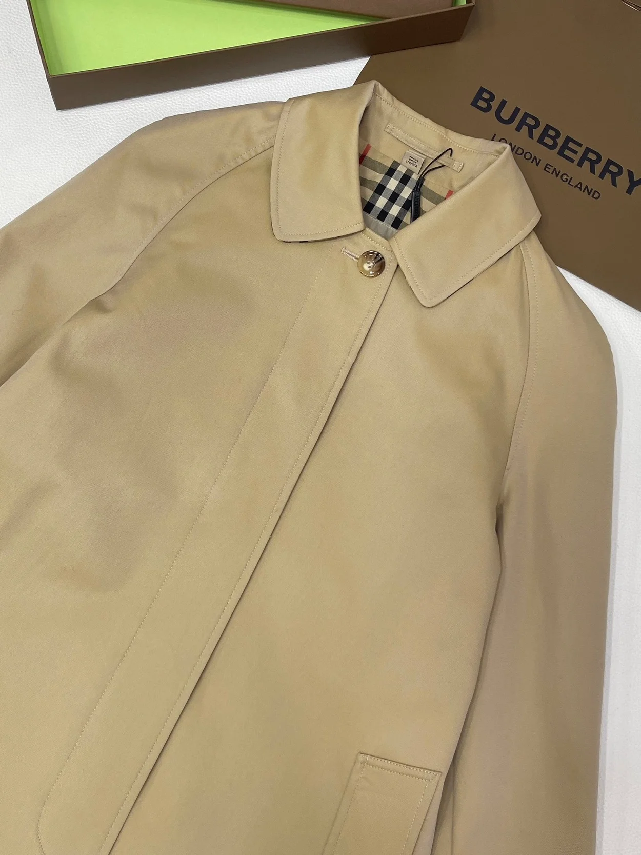 버버리 캠든 헤리티지 카 코트 허니