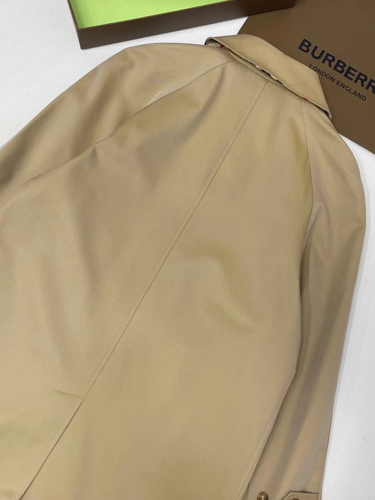 버버리 캠든 헤리티지 카 코트 허니