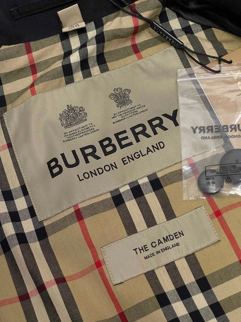 버버리 캠든 헤리티지 카 코트 허니