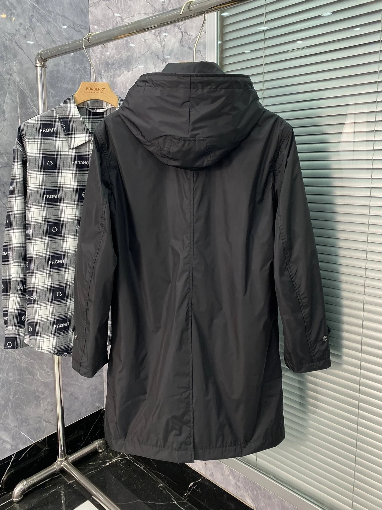 버버리 디태처블 쉐이프 코트