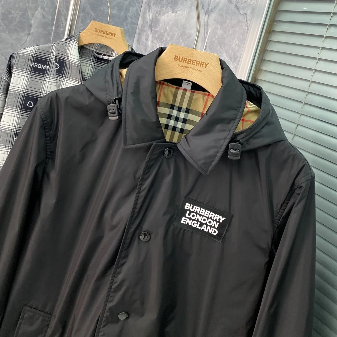 버버리 디태처블 쉐이프 코트