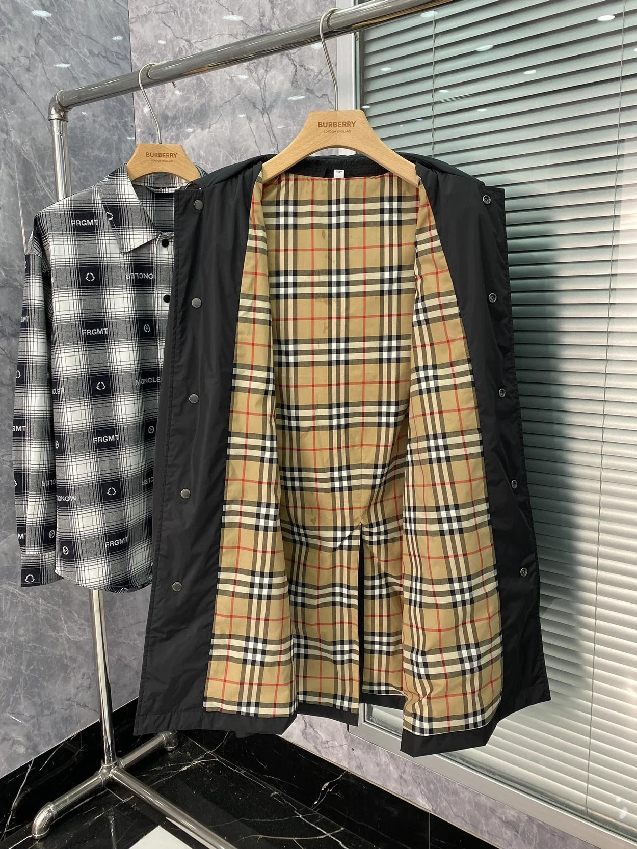 버버리 디태처블 쉐이프 코트