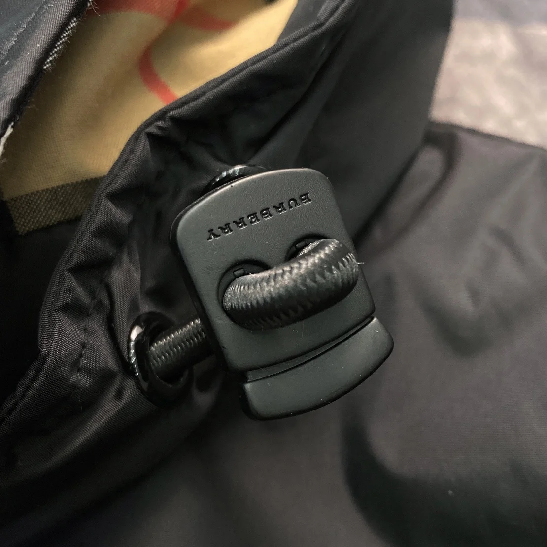 버버리 디태처블 쉐이프 코트