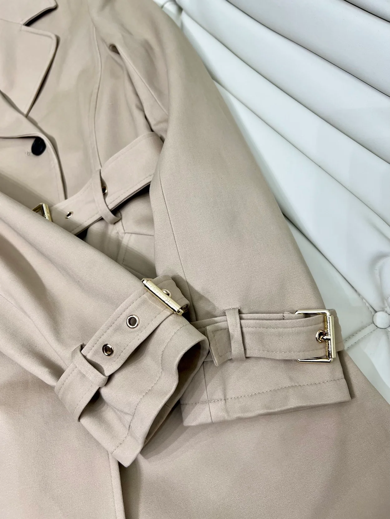 디올 트렌치 코트