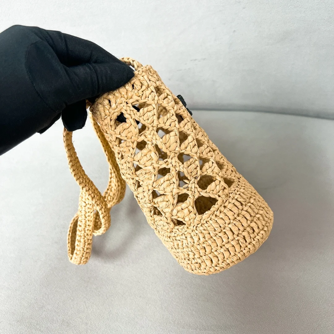 프라다 크로셰 토트백 내추럴