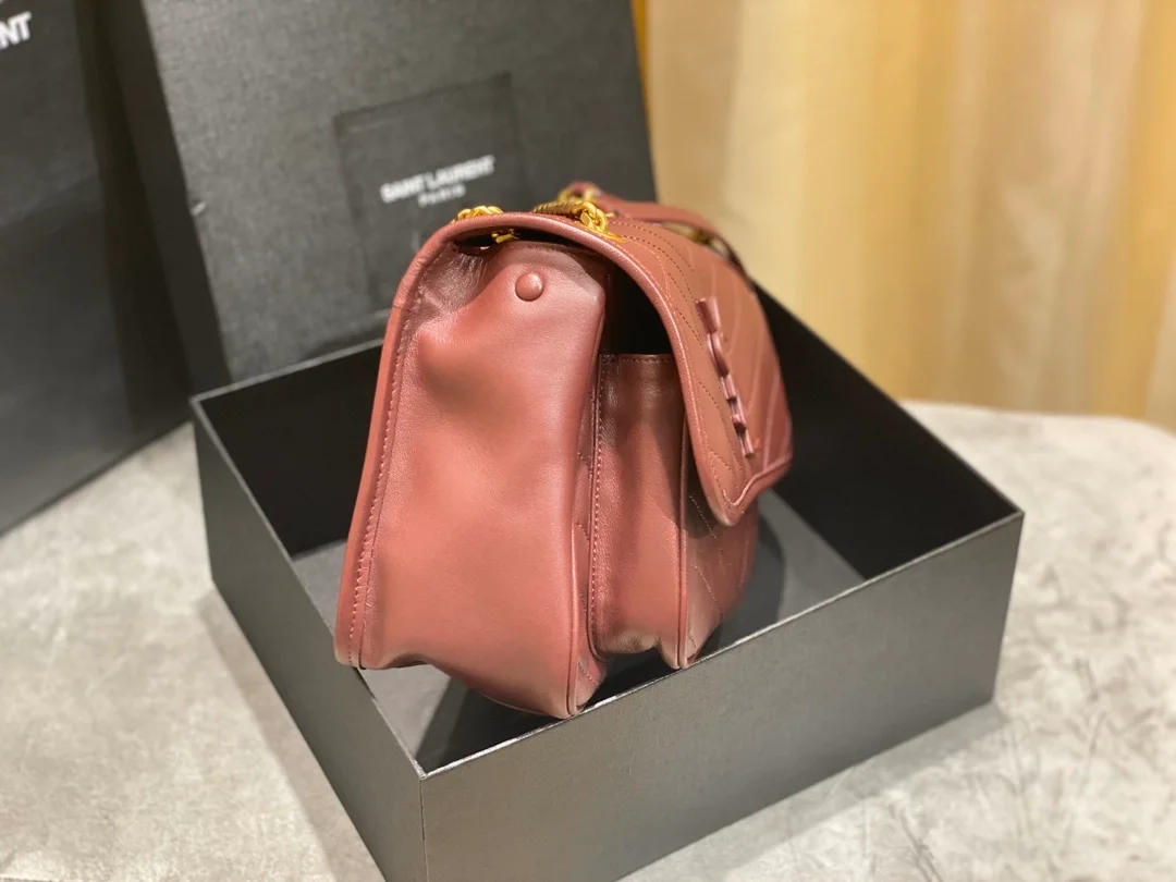 생로랑 니키 스웨이드 미디움 체인백 와인