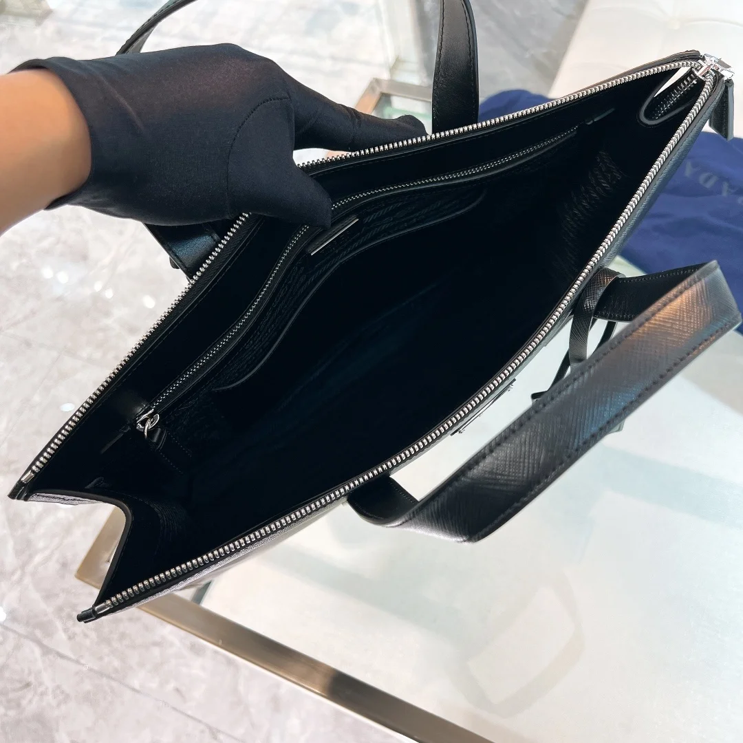 프라다 사피아노 레더 토트백