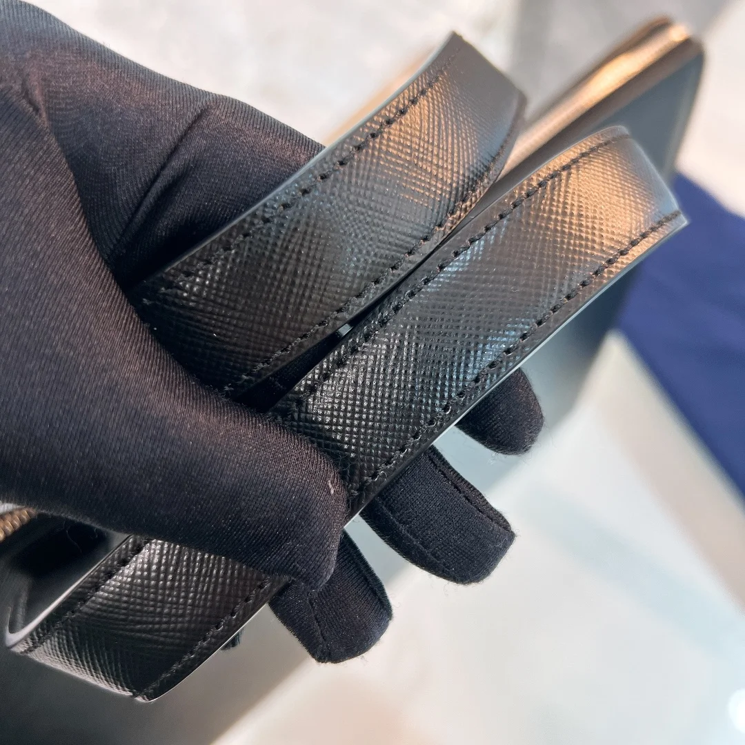 프라다 사피아노 레더 토트백