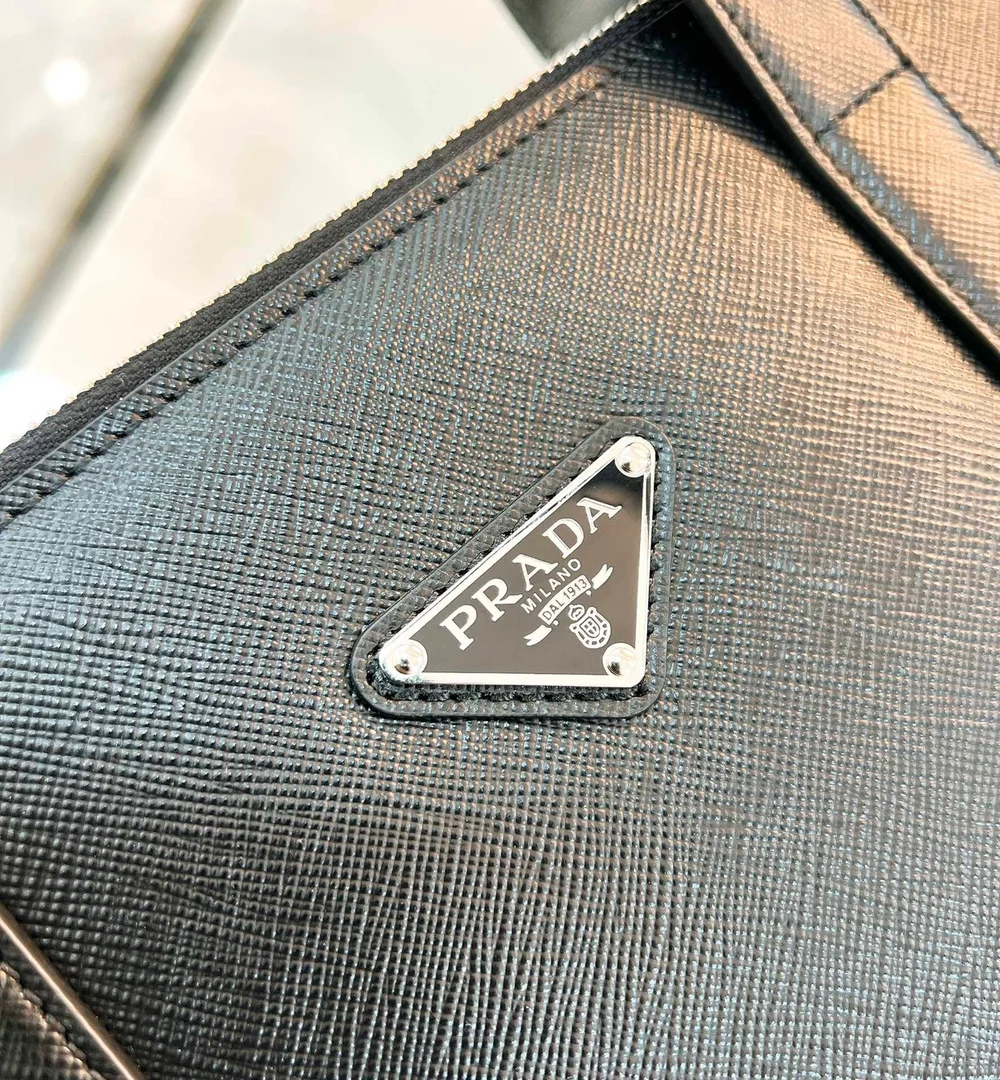 프라다 사피아노 레더 토트백