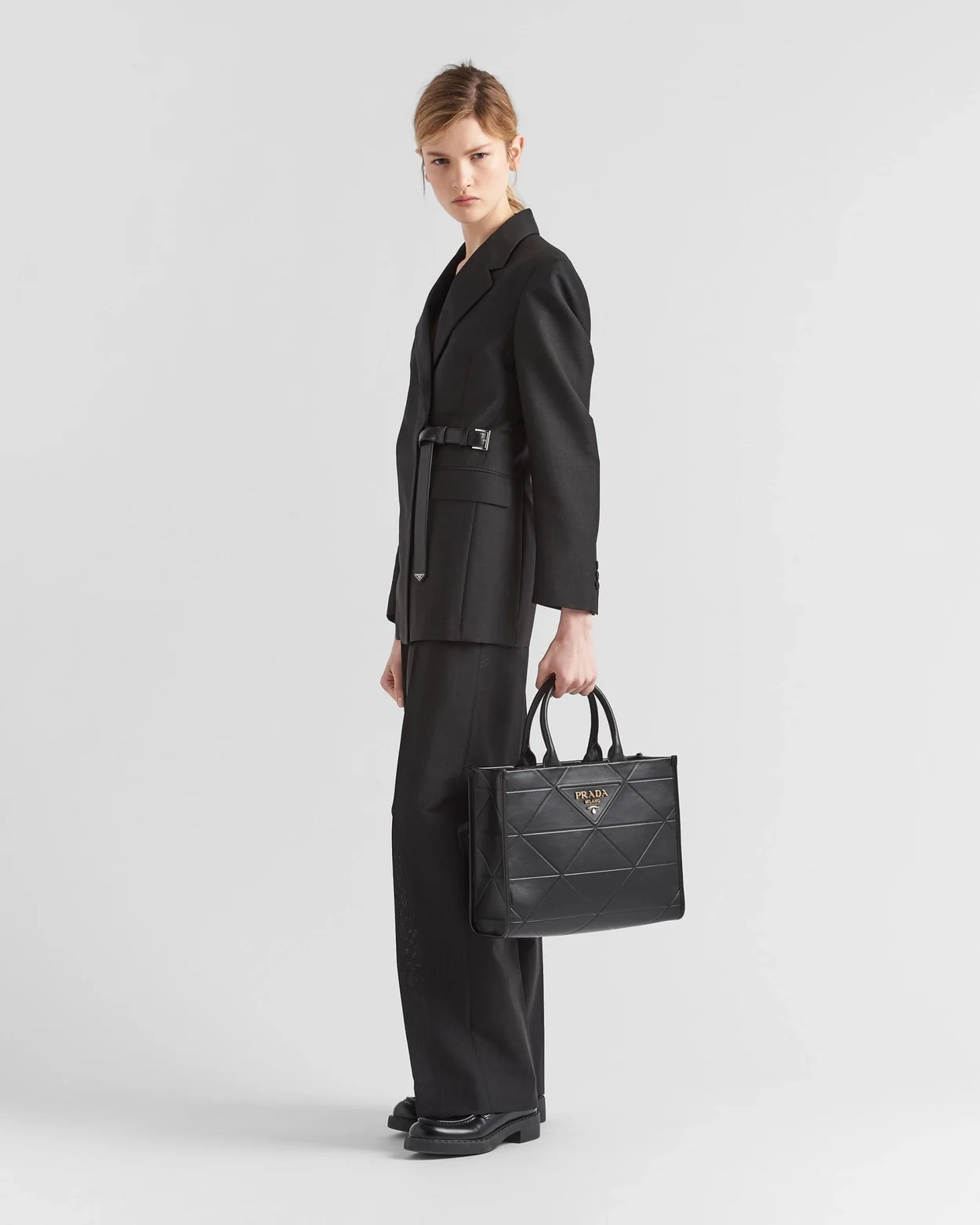 프라다 레더 토트백