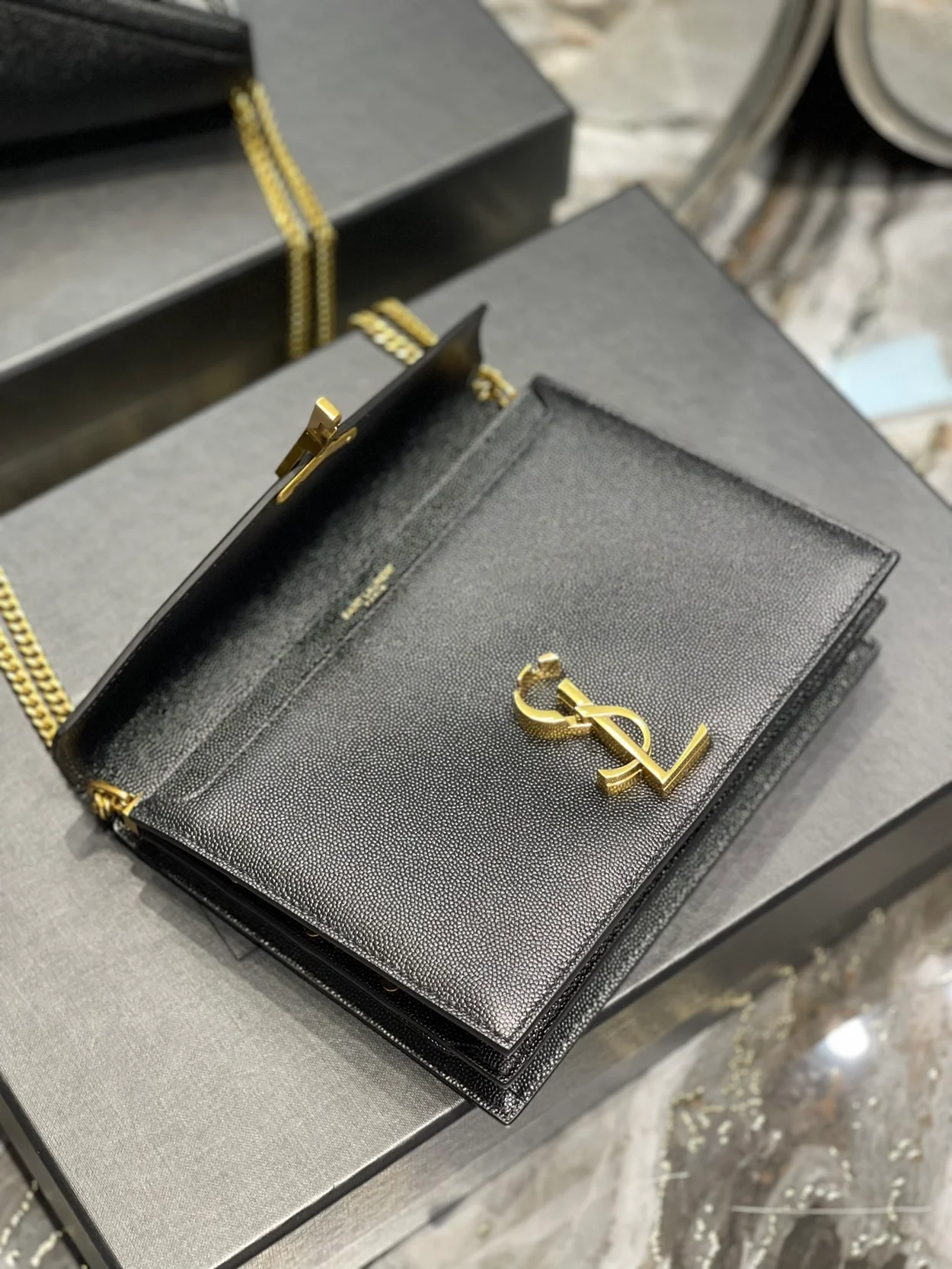 생로랑 카산드라 미디움 체인백 블랙