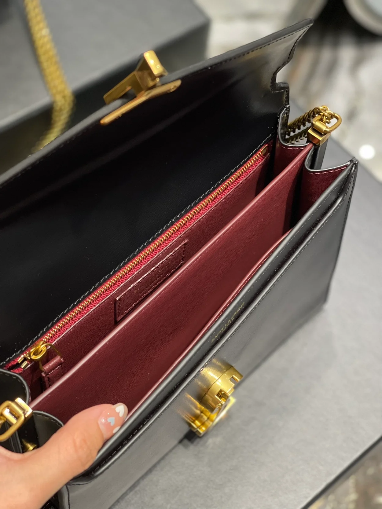 생로랑 그랑 드 뿌드르 카산드라 클래스프 백 블랙