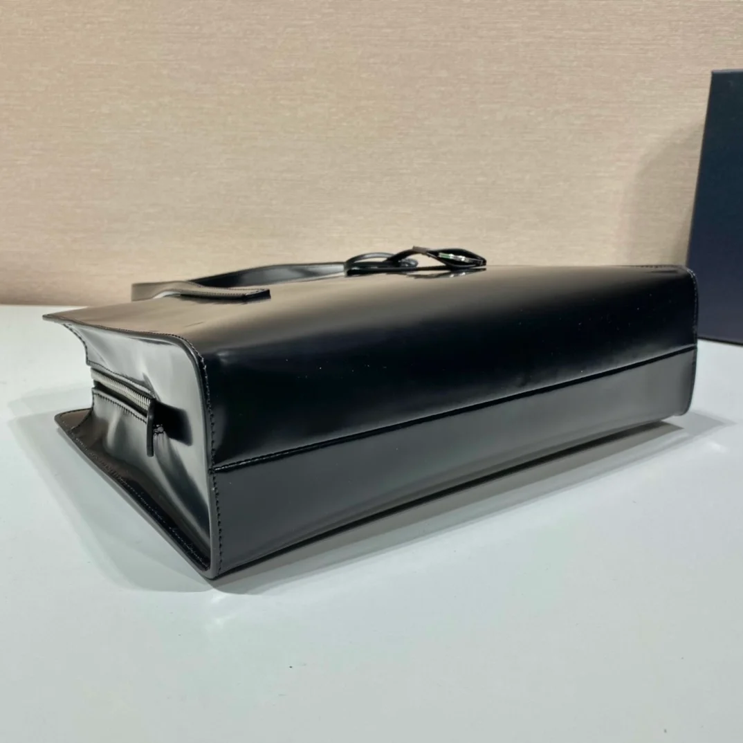 프라다 리에디션 1955로고 토트백 블랙