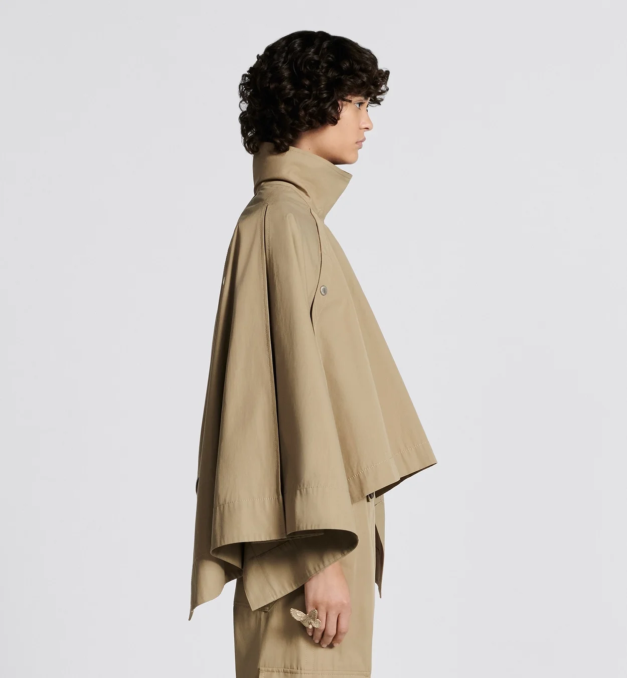 디올 케이프-이펙트 피코트 베이지