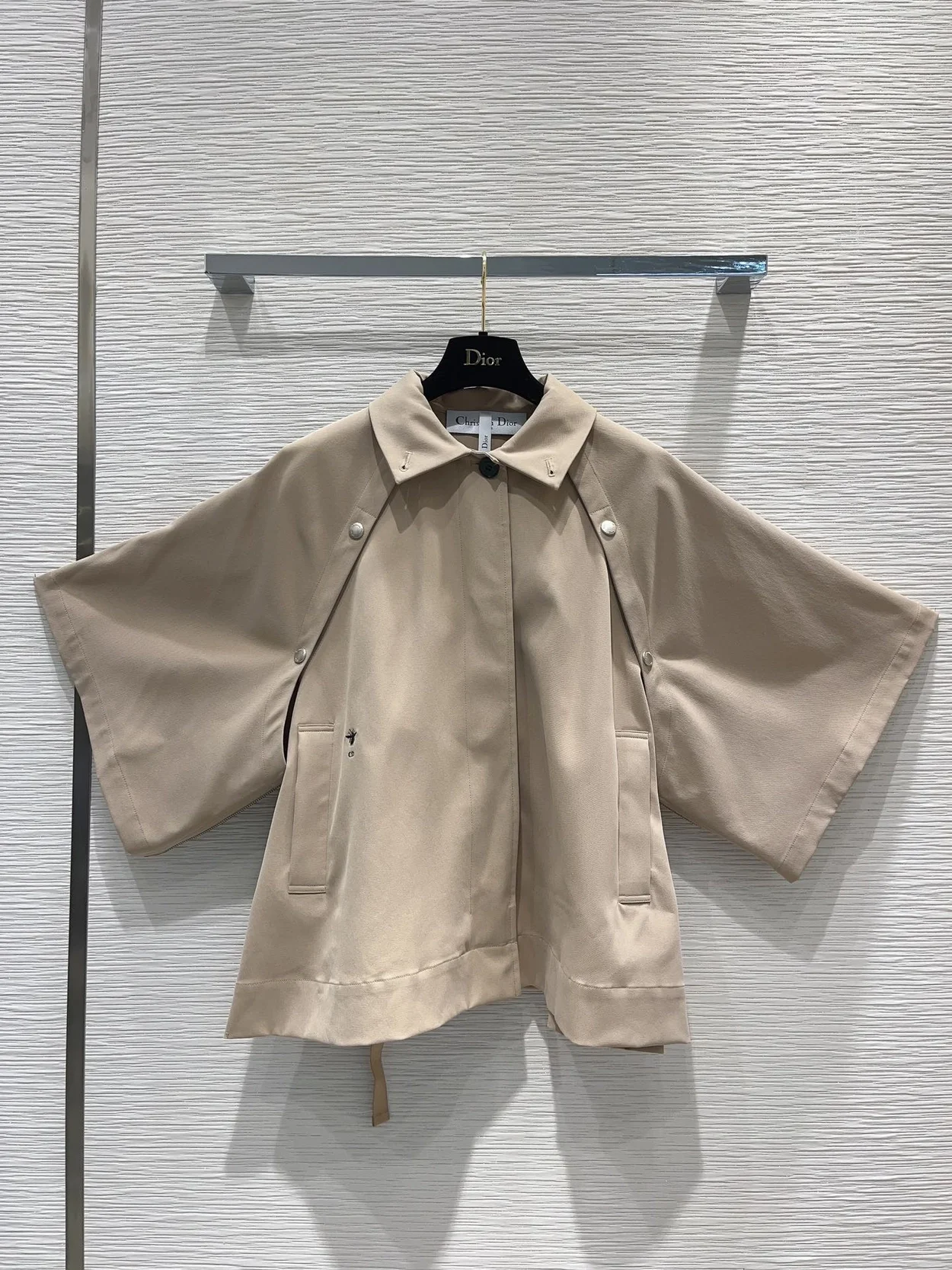 디올 케이프-이펙트 피코트 베이지