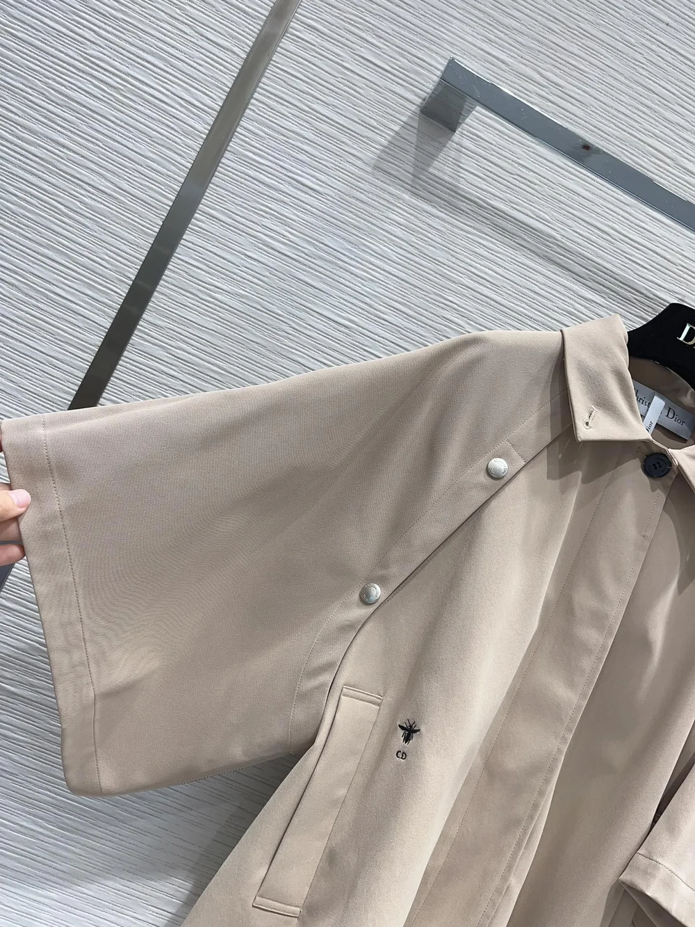 디올 케이프-이펙트 피코트 베이지